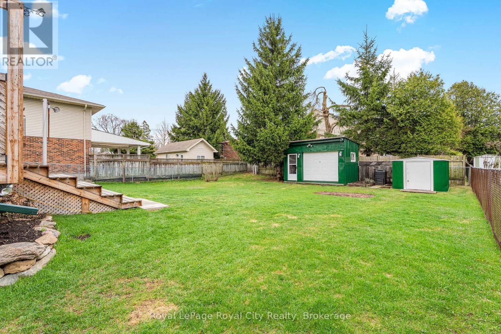 












513 SPEEDVALE AVENUE E

,
Guelph (Victoria North),




Ontario
N1E1P5


