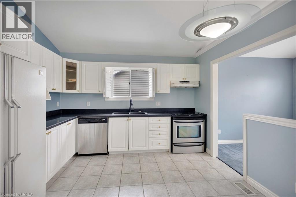 












44 TRILLIUM Way

,
Brantford,




Ontario
N3R7T8

