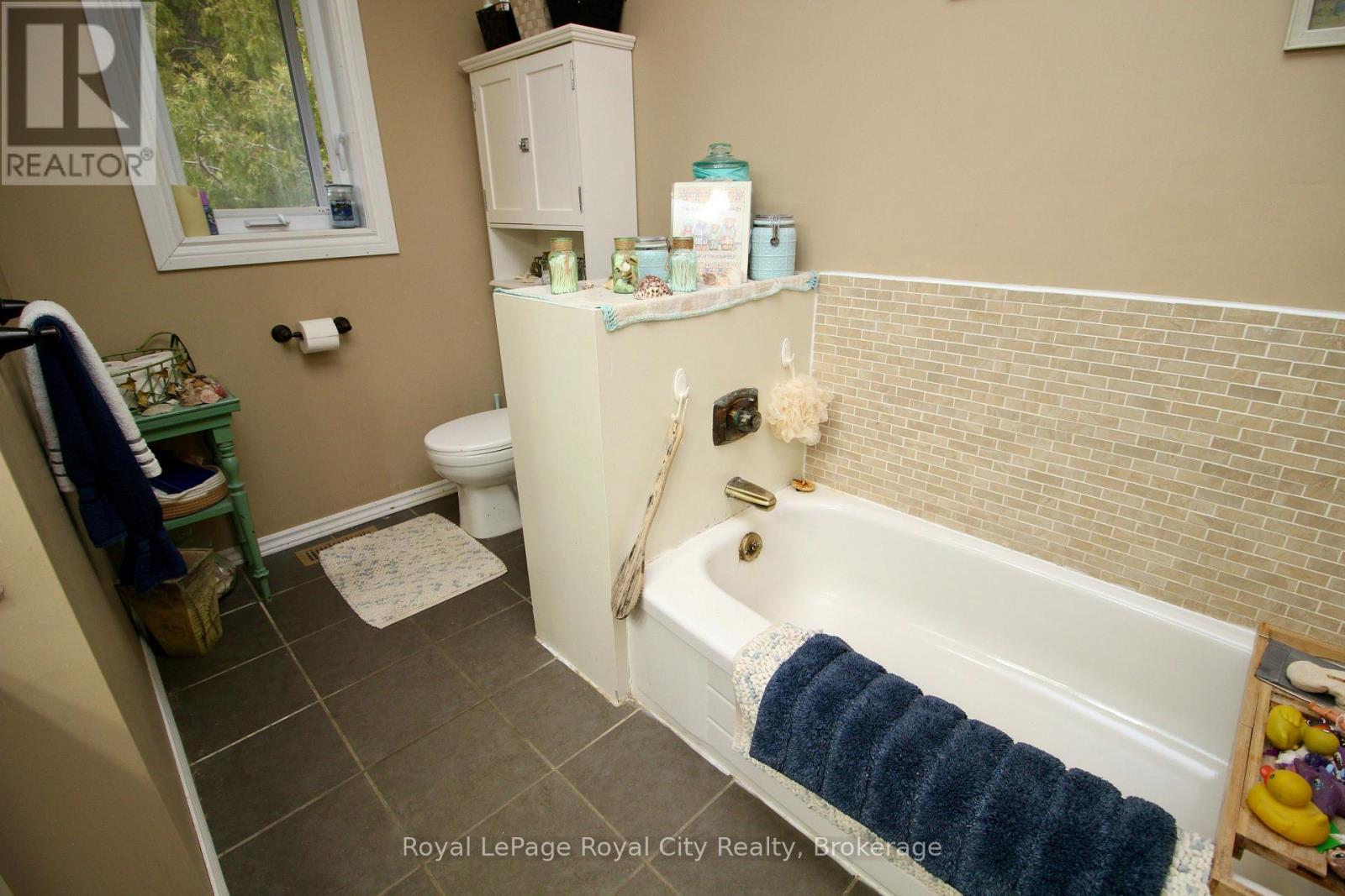 












192 MCARTHUR ROAD

,
Northern Bruce Peninsula,




Ontario
N0H2R0

