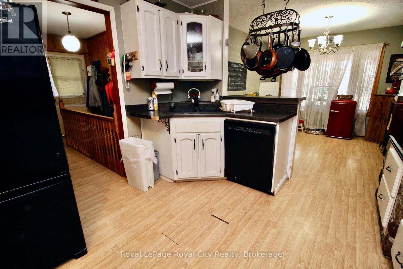 












192 MCARTHUR ROAD

,
Northern Bruce Peninsula,




Ontario
N0H2R0

