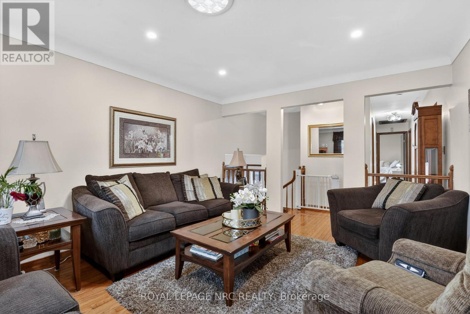 












7438 PETRULLO COURT

,
Niagara Falls (West Wood),




Ontario
L2H2K4

