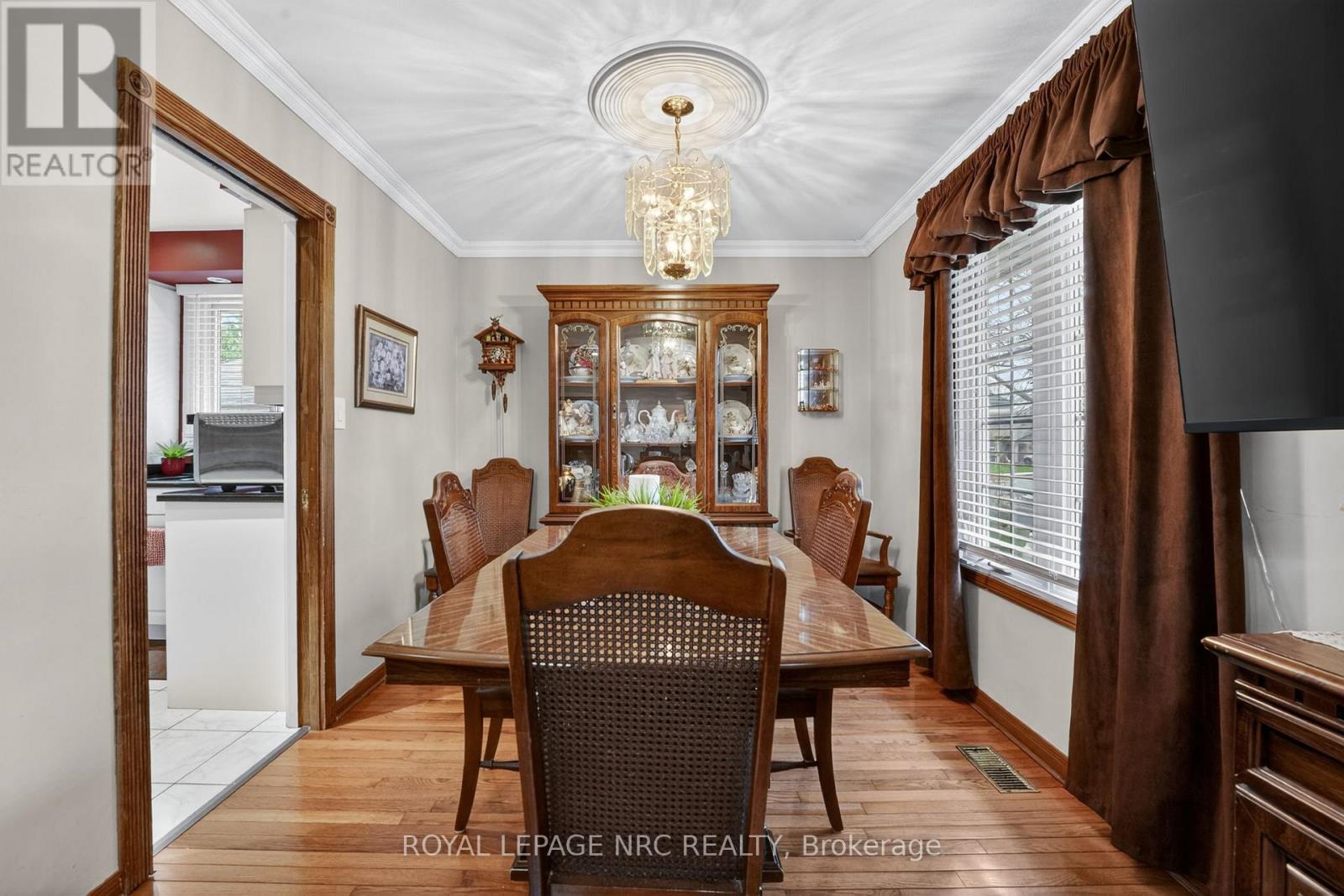 












7438 PETRULLO COURT

,
Niagara Falls (West Wood),




Ontario
L2H2K4

