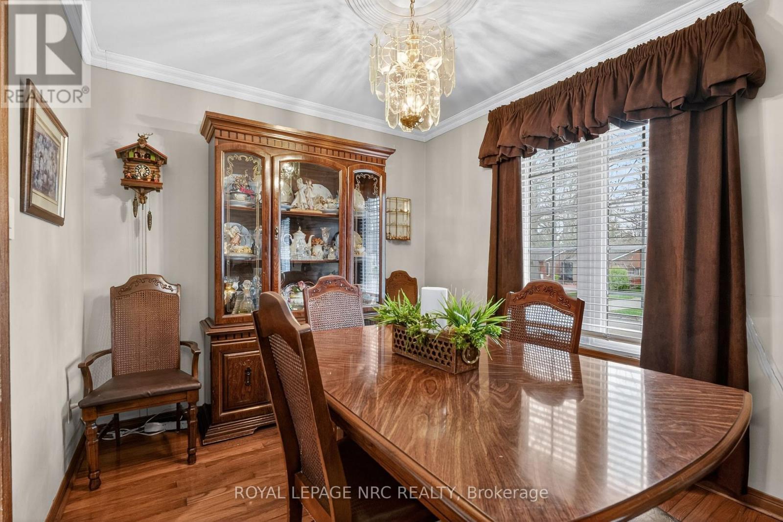 












7438 PETRULLO COURT

,
Niagara Falls (West Wood),




Ontario
L2H2K4

