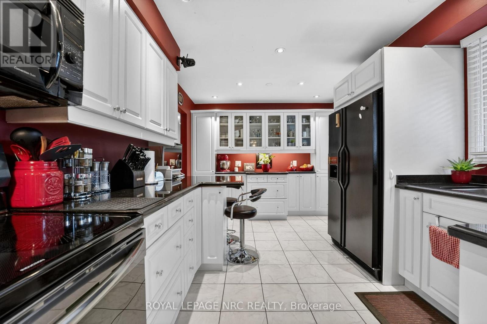 












7438 PETRULLO COURT

,
Niagara Falls (West Wood),




Ontario
L2H2K4

