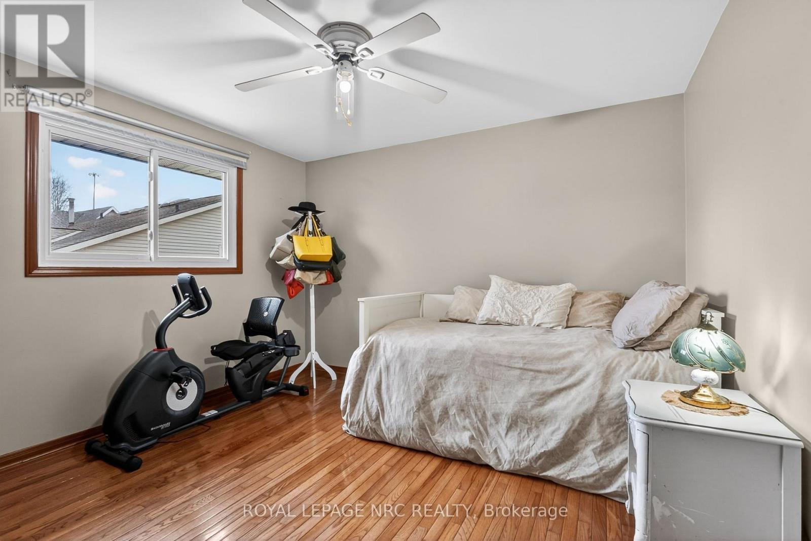 












7438 PETRULLO COURT

,
Niagara Falls (West Wood),




Ontario
L2H2K4

