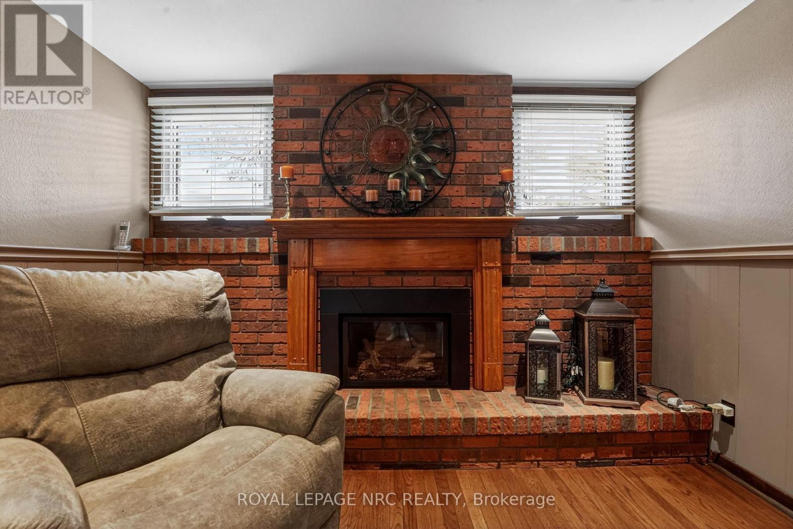 












7438 PETRULLO COURT

,
Niagara Falls (West Wood),




Ontario
L2H2K4

