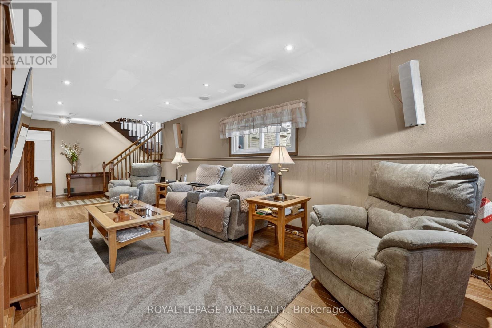 












7438 PETRULLO COURT

,
Niagara Falls (West Wood),




Ontario
L2H2K4

