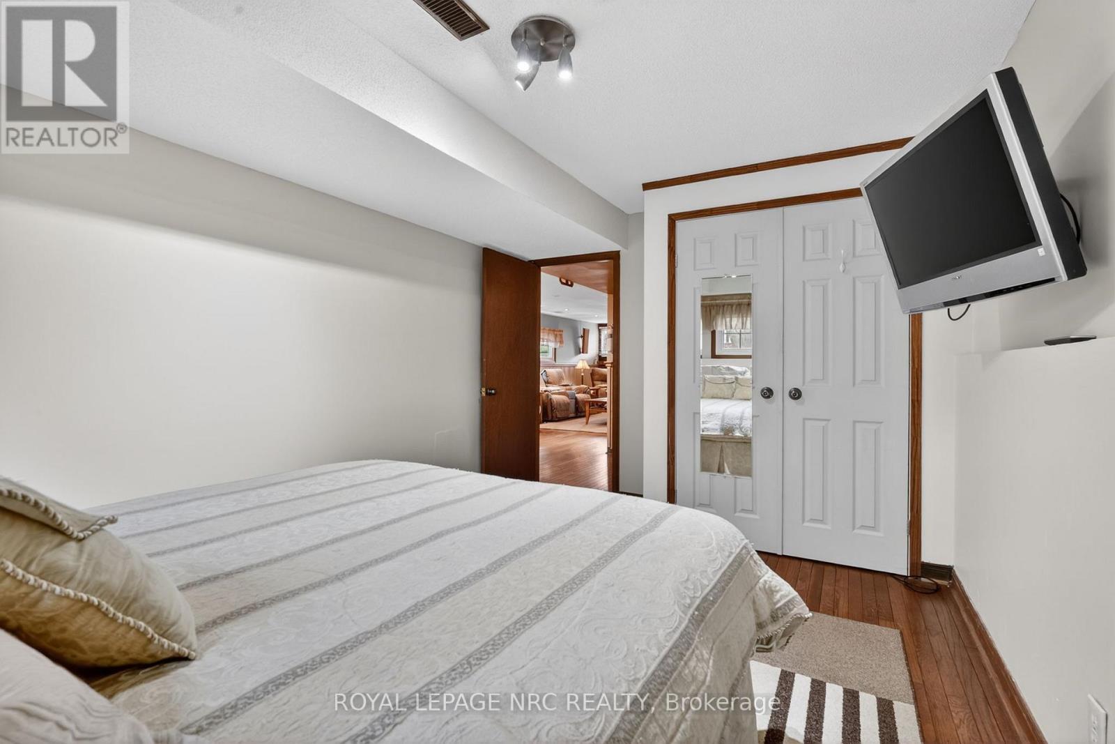 












7438 PETRULLO COURT

,
Niagara Falls (West Wood),




Ontario
L2H2K4

