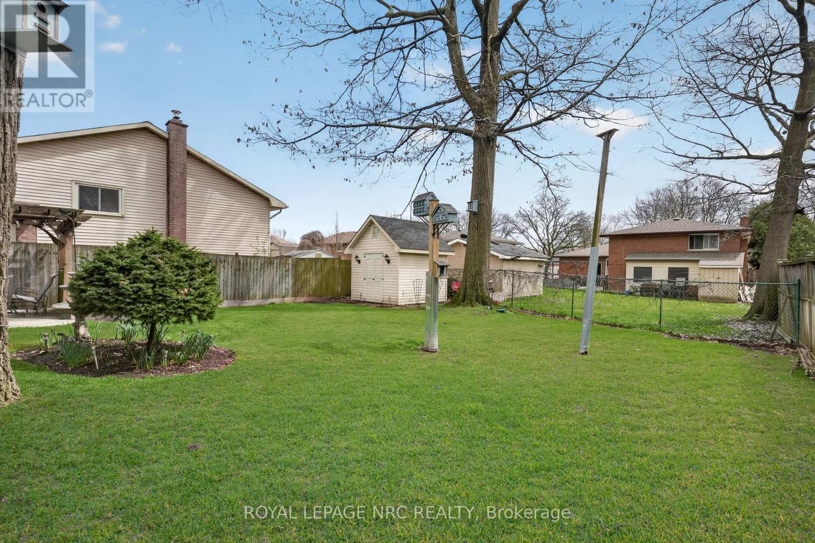 












7438 PETRULLO COURT

,
Niagara Falls (West Wood),




Ontario
L2H2K4

