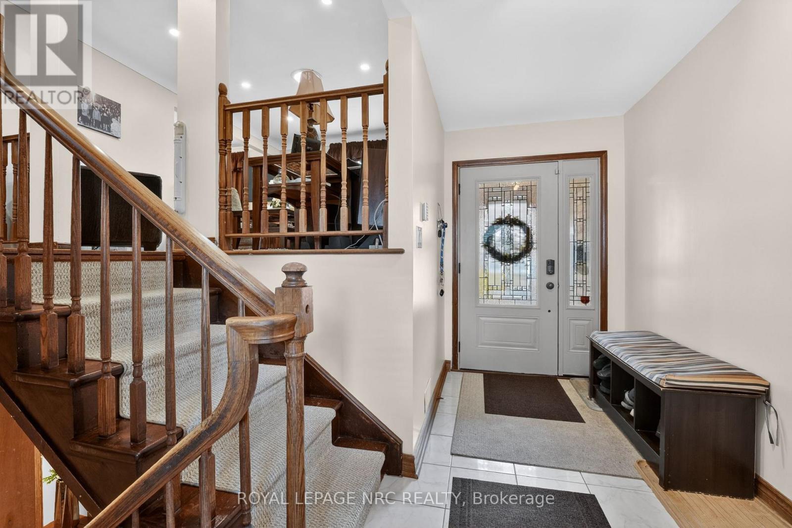 












7438 PETRULLO COURT

,
Niagara Falls (West Wood),




Ontario
L2H2K4

