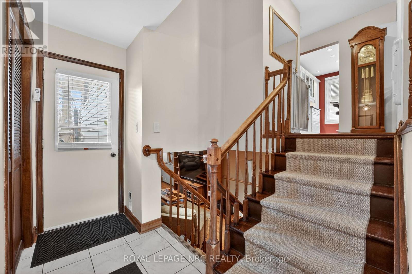 












7438 PETRULLO COURT

,
Niagara Falls (West Wood),




Ontario
L2H2K4

