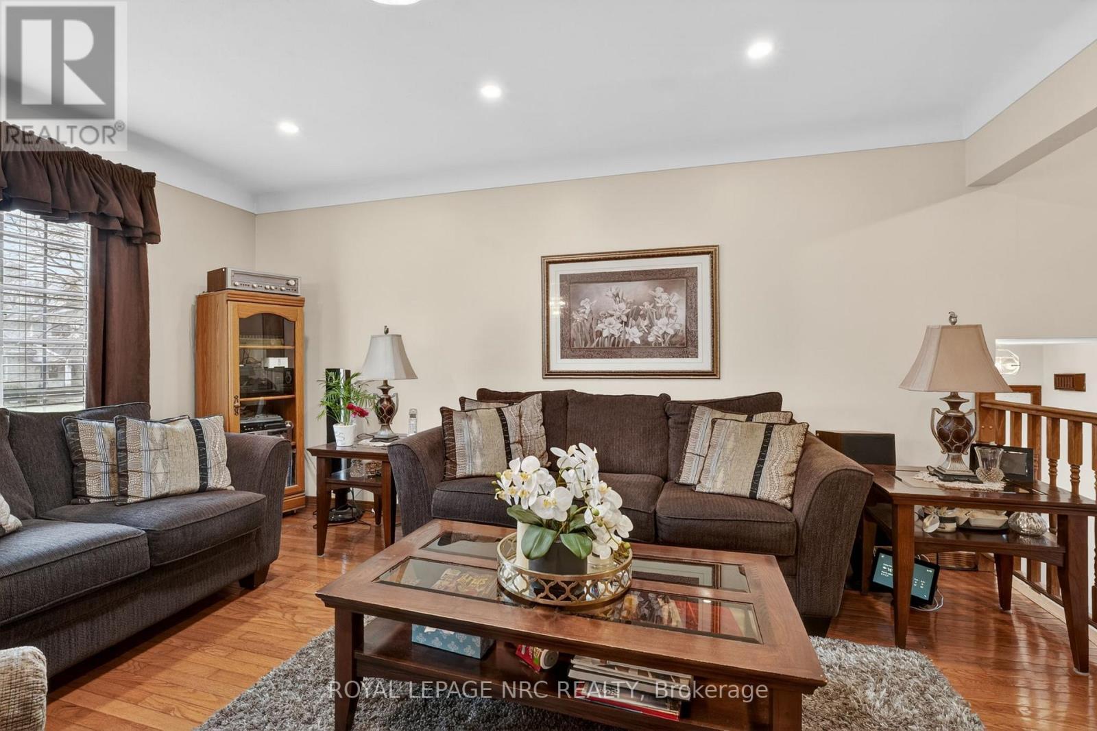 












7438 PETRULLO COURT

,
Niagara Falls (West Wood),




Ontario
L2H2K4

