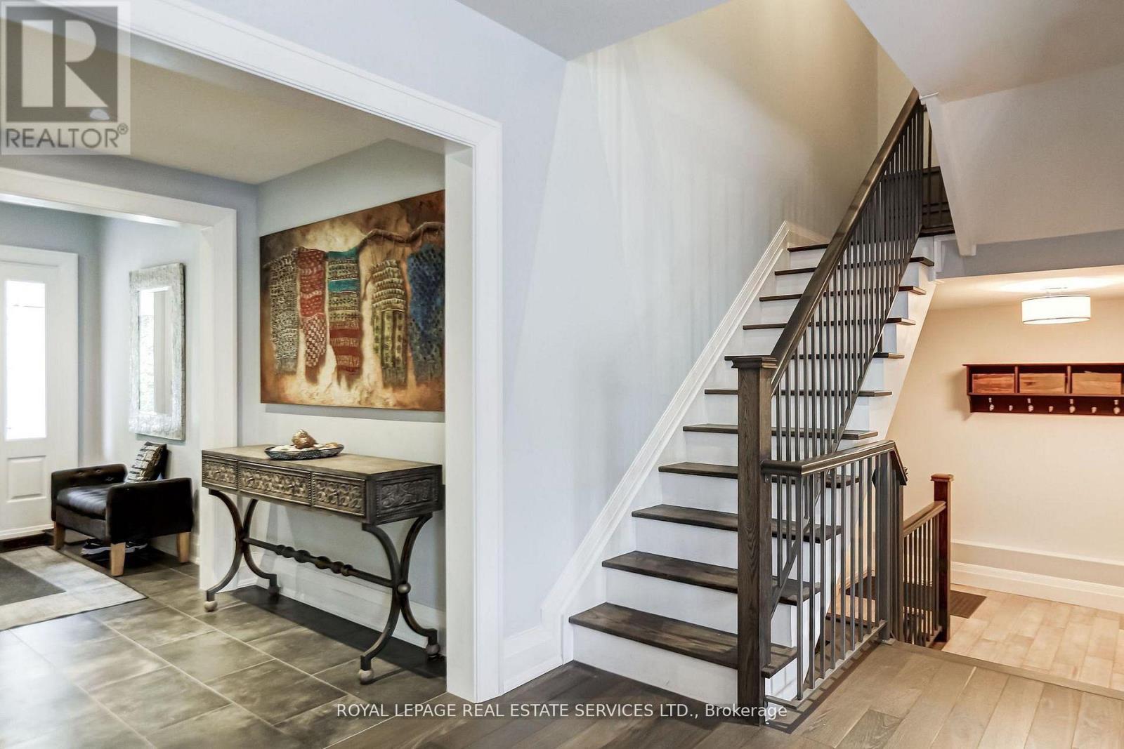 












34 LAMBETH ROAD

,
Toronto,




Ontario
M9A2Y7

