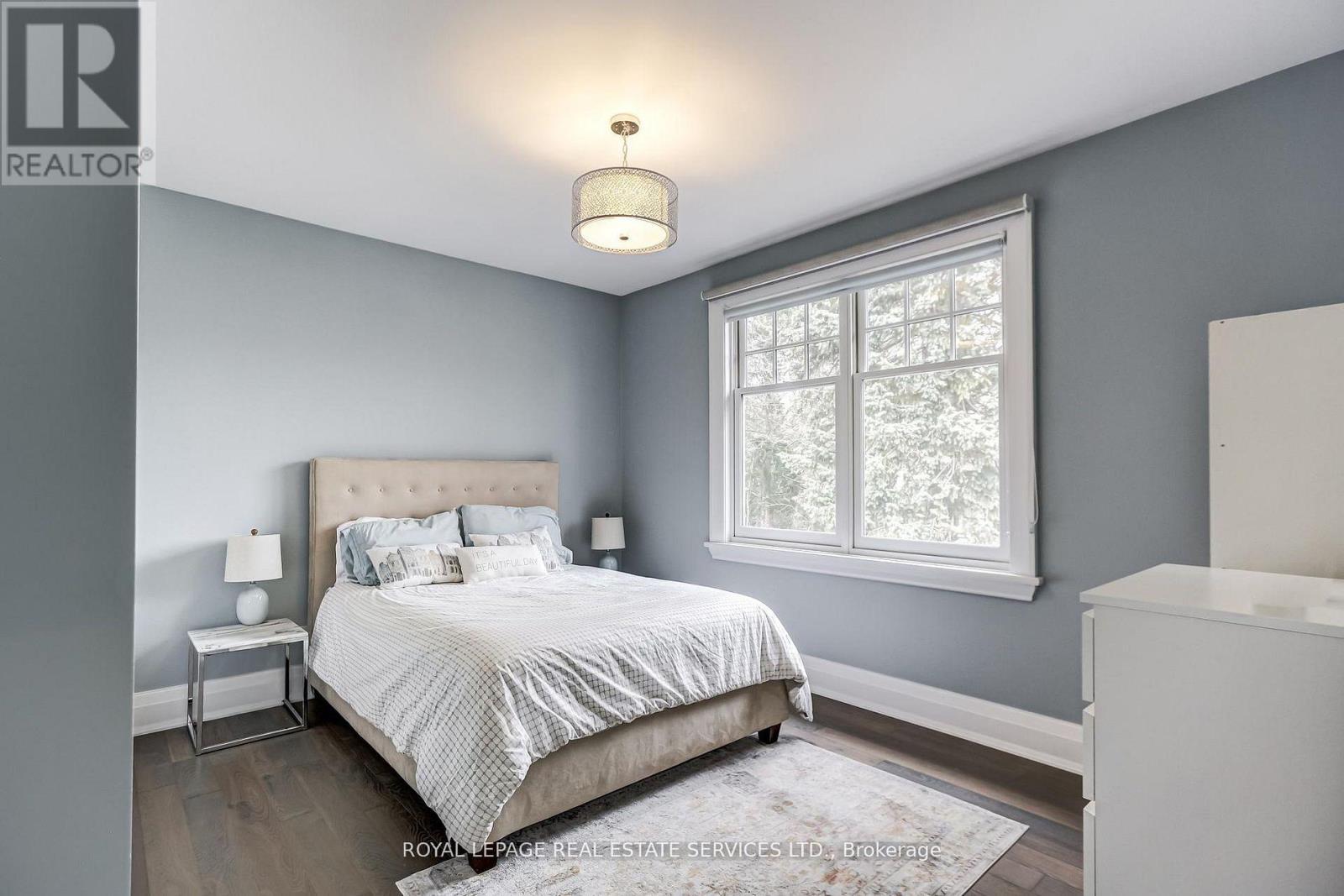 












34 LAMBETH ROAD

,
Toronto,




Ontario
M9A2Y7


