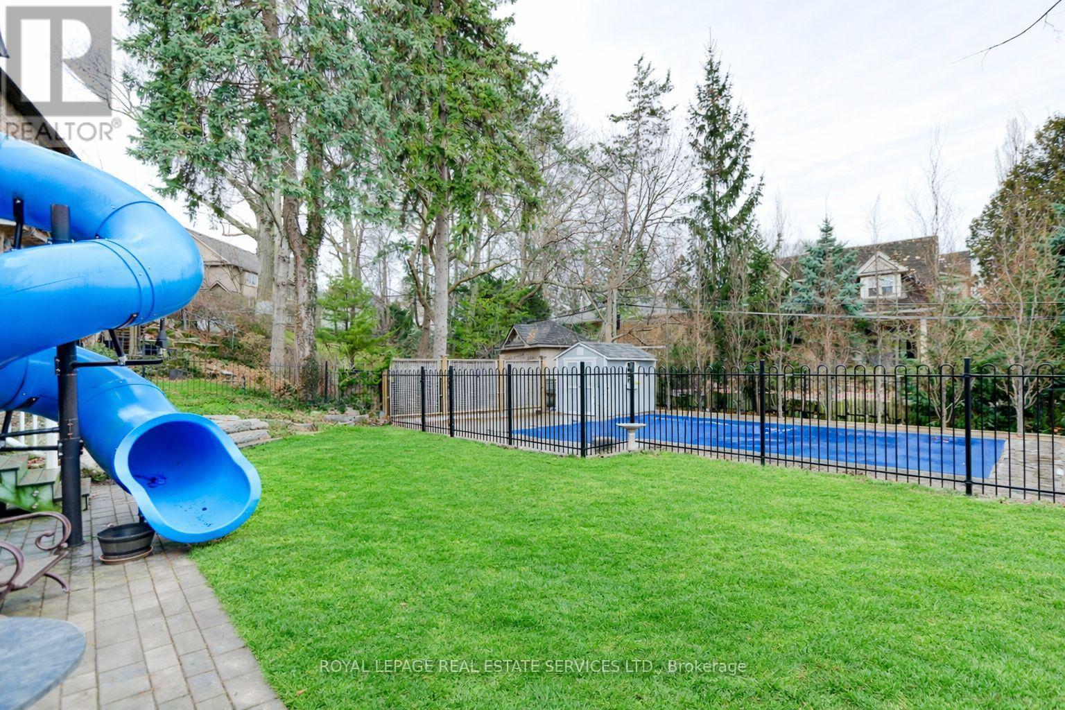












34 LAMBETH ROAD

,
Toronto,




Ontario
M9A2Y7

