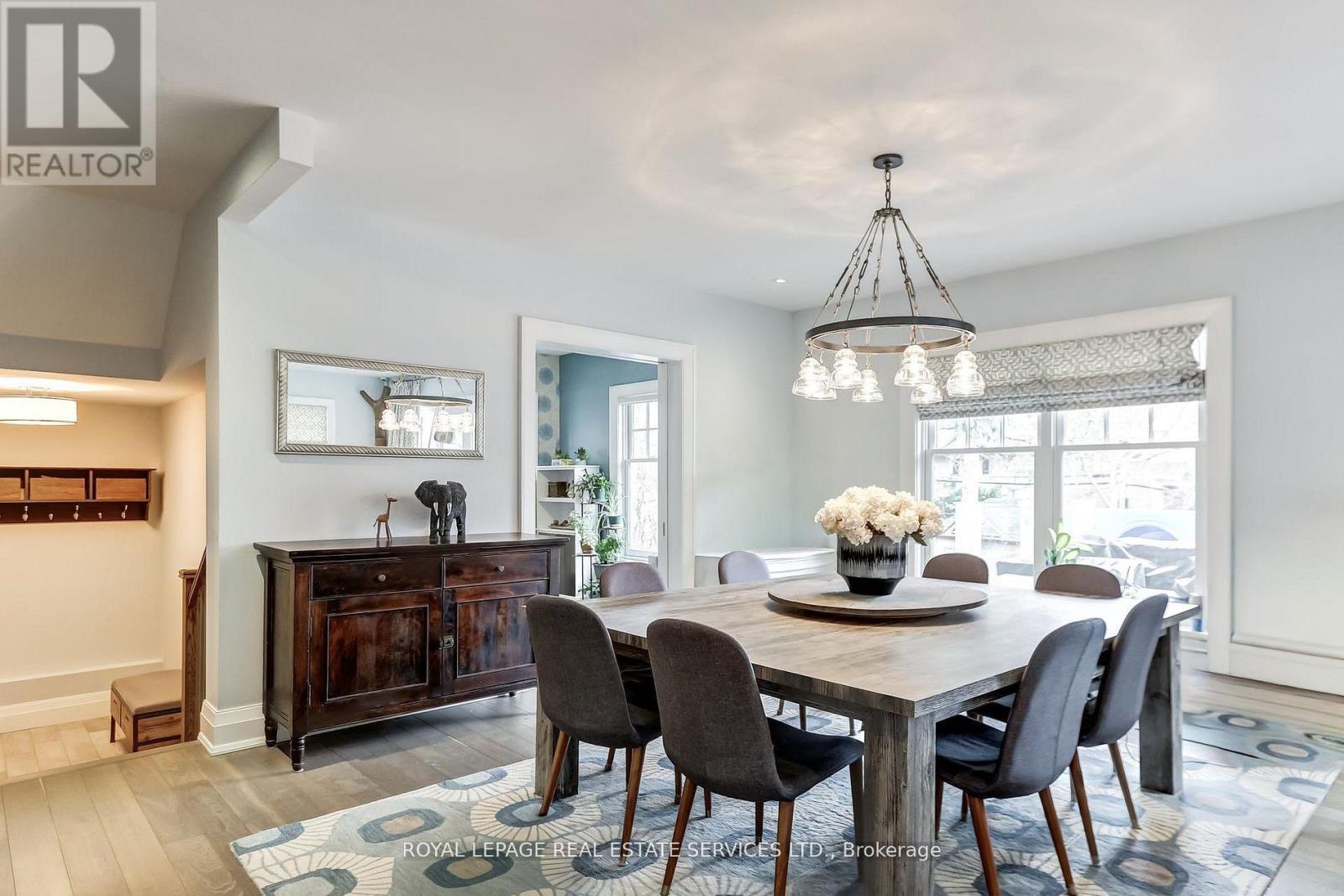 












34 LAMBETH ROAD

,
Toronto,




Ontario
M9A2Y7

