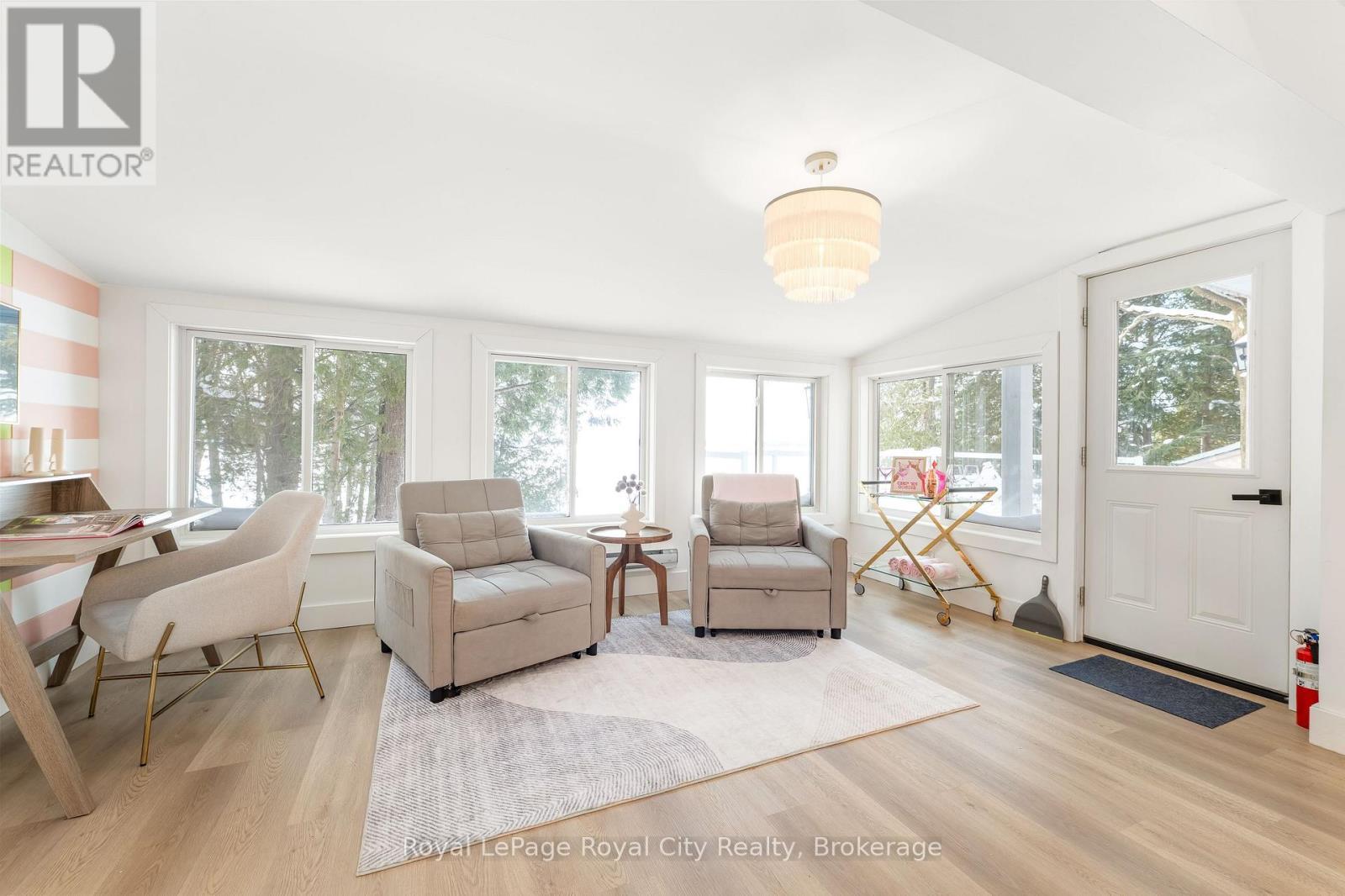 












194 WILES LANE

,
Grey Highlands,




Ontario
N0C1E0

