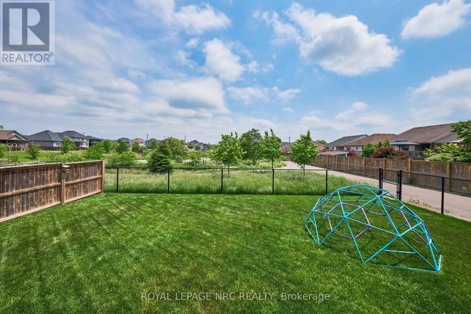 












80 DAYS AVENUE

,
Thorold (Hurricane/Merrittville),




Ontario
L2V0E6

