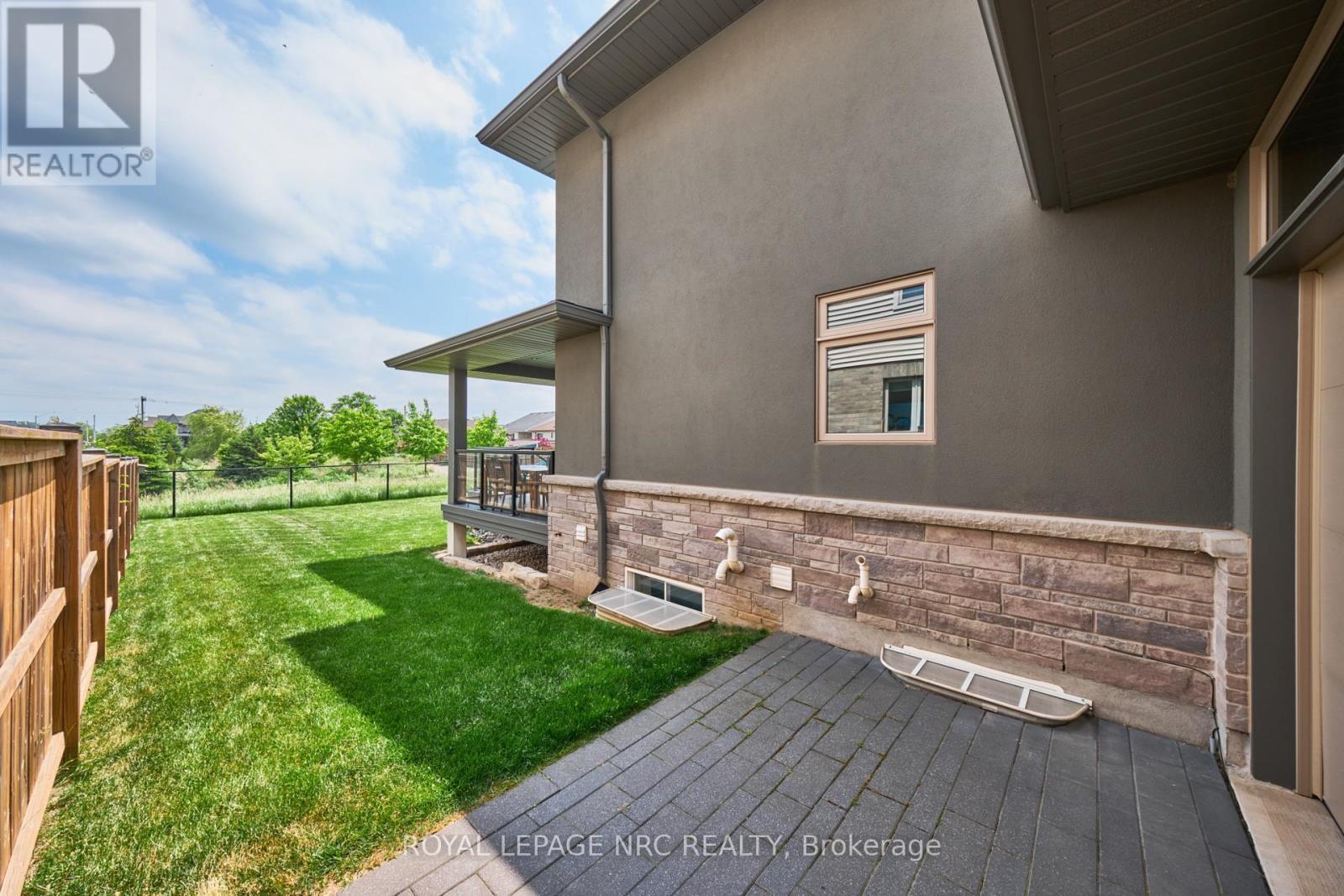 












80 DAYS AVENUE

,
Thorold (Hurricane/Merrittville),




Ontario
L2V0E6

