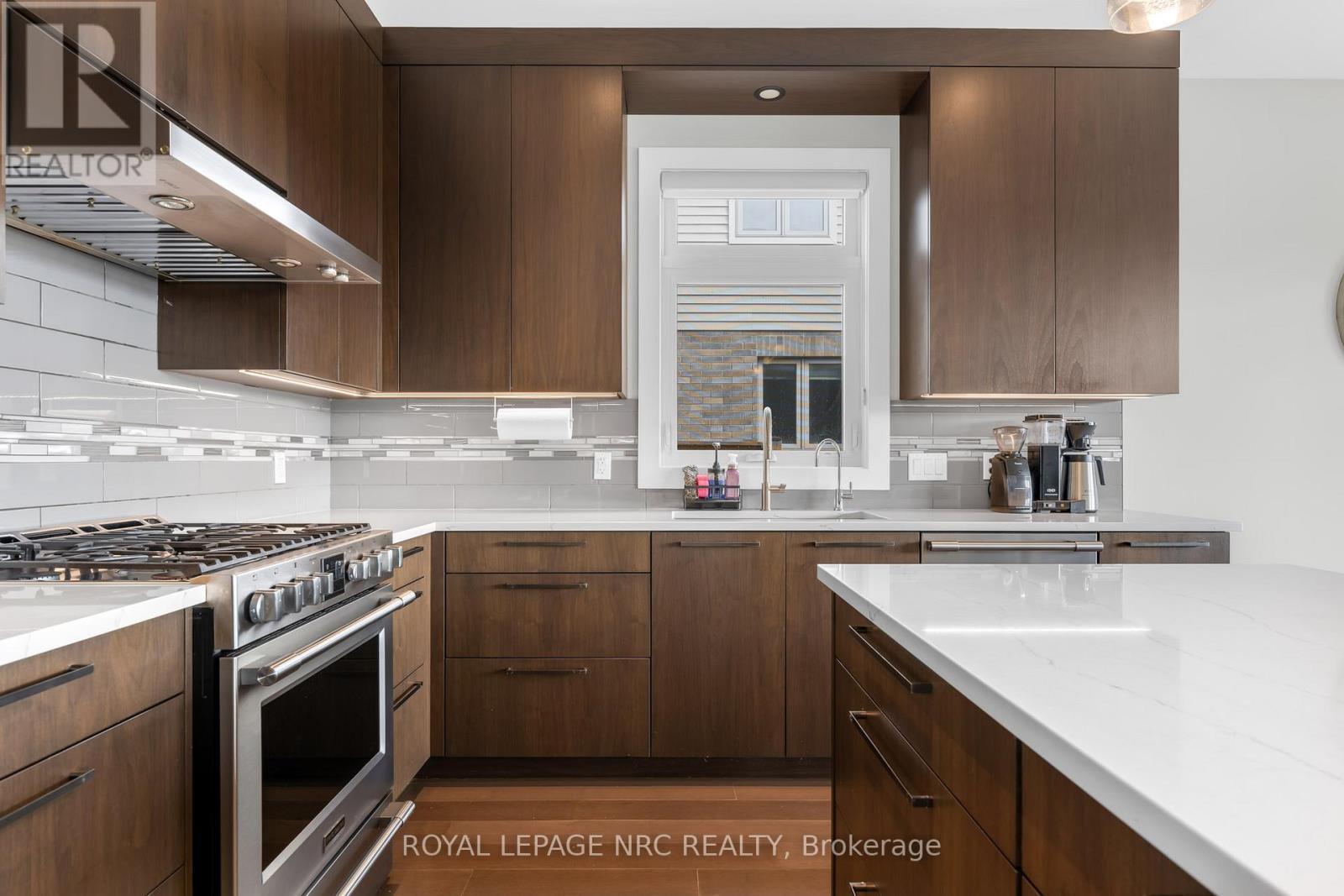 












80 DAYS AVENUE

,
Thorold (Hurricane/Merrittville),




Ontario
L2V0E6

