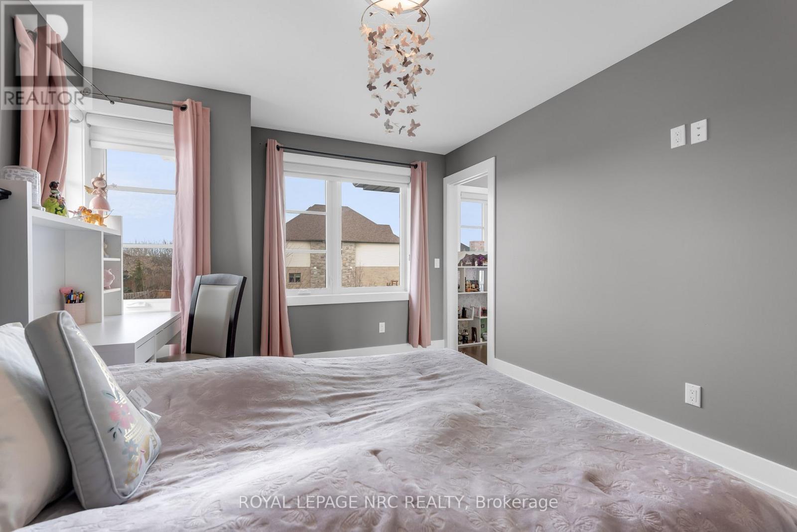 












80 DAYS AVENUE

,
Thorold (Hurricane/Merrittville),




Ontario
L2V0E6

