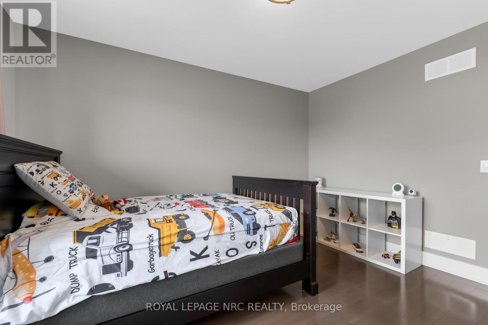 












80 DAYS AVENUE

,
Thorold (Hurricane/Merrittville),




Ontario
L2V0E6

