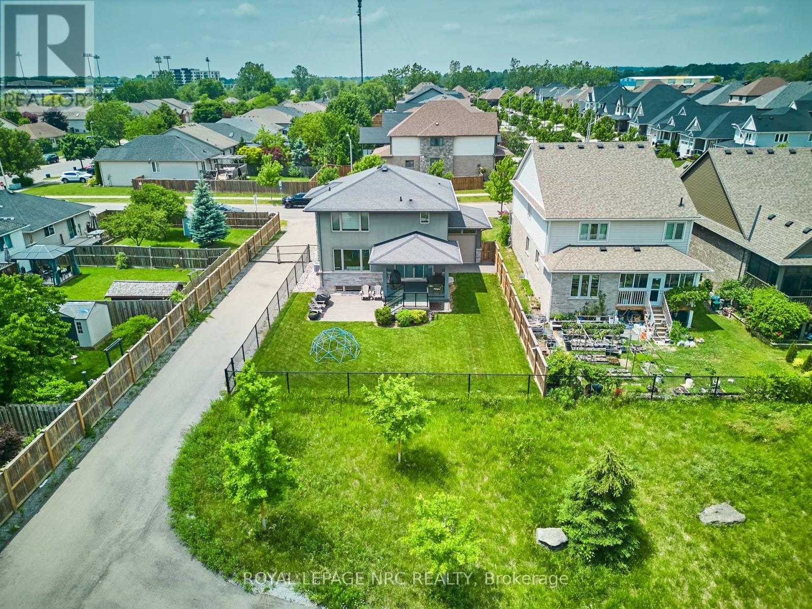 












80 DAYS AVENUE

,
Thorold (Hurricane/Merrittville),




Ontario
L2V0E6

