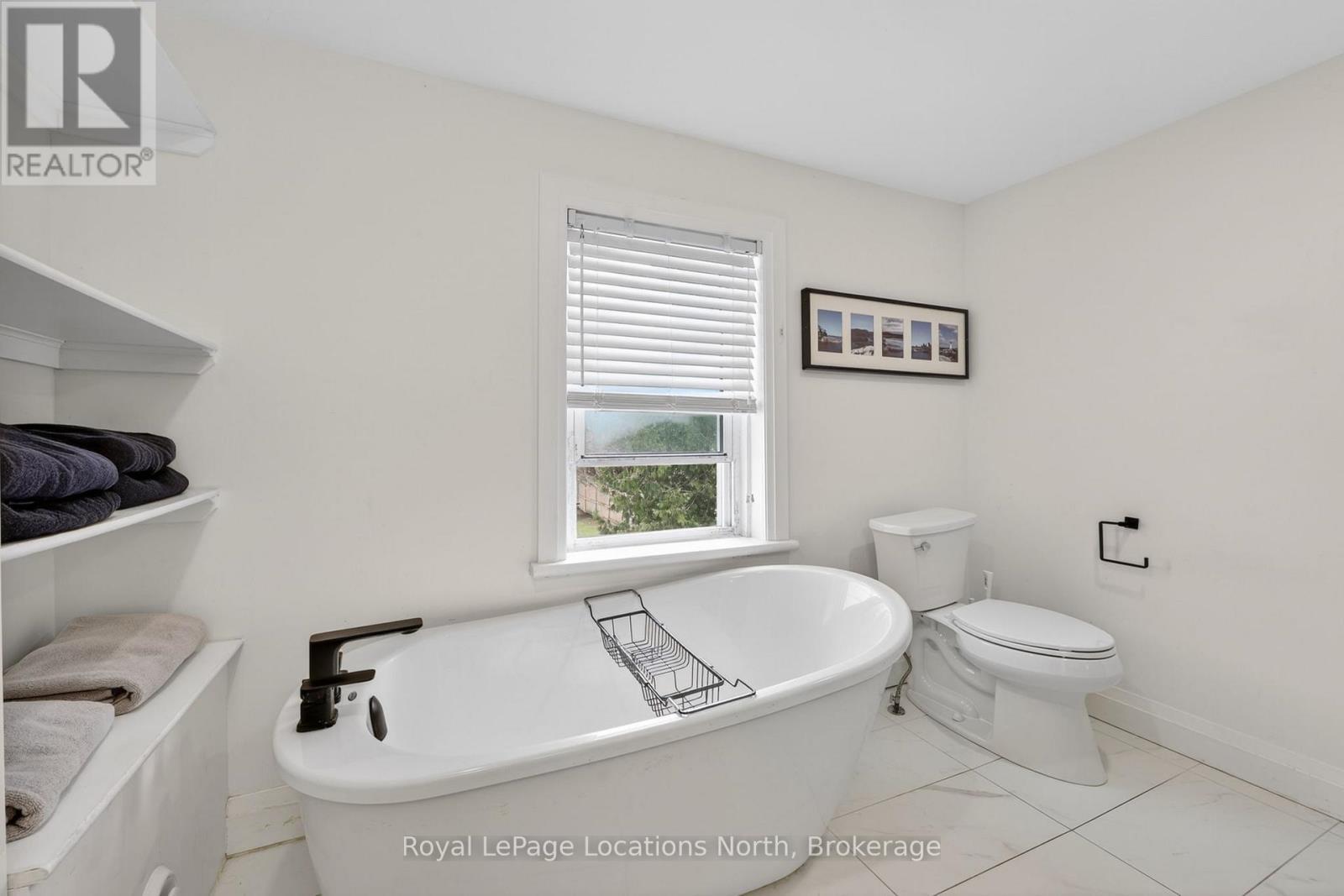 












363-361 CEDAR STREET

,
Collingwood,




Ontario
L9Y3B2


