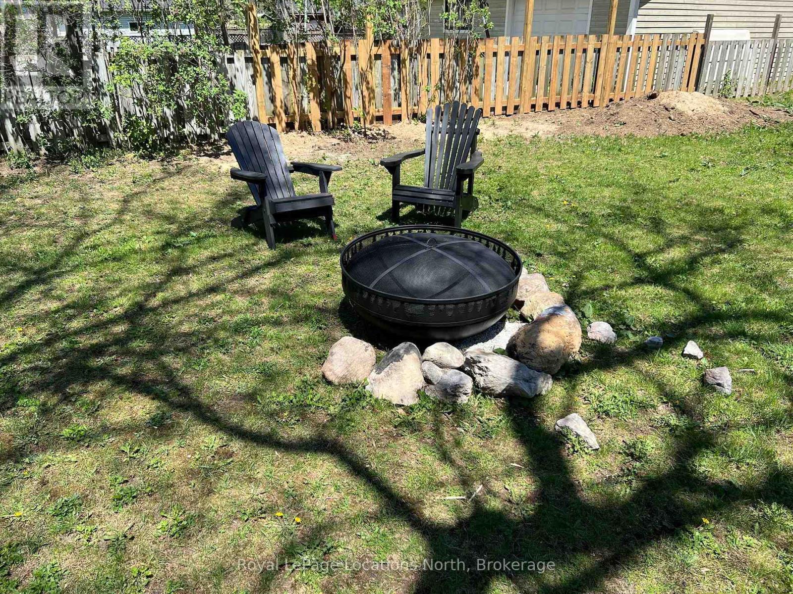 












363-361 CEDAR STREET

,
Collingwood,




Ontario
L9Y3B2

