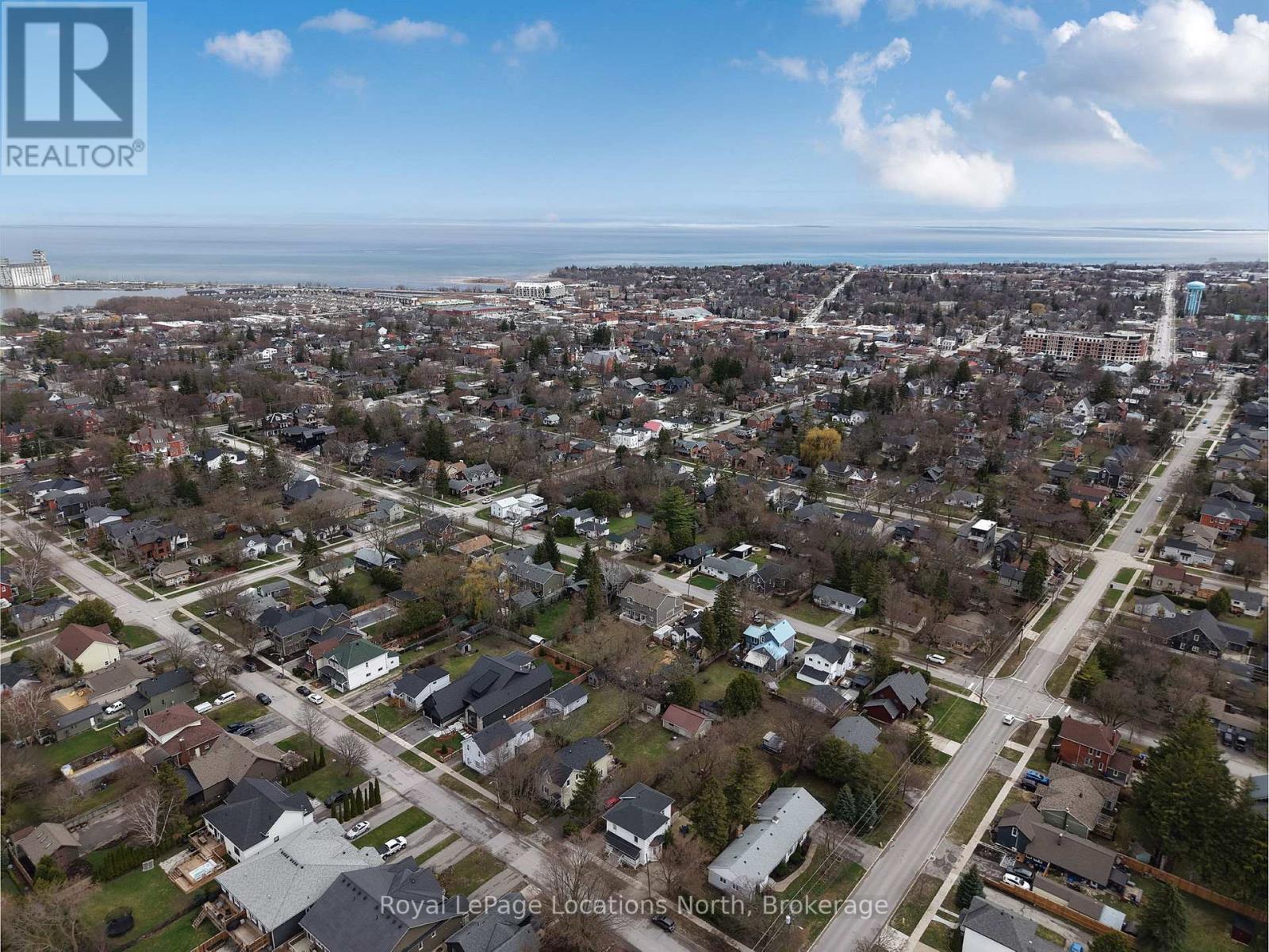 












363-361 CEDAR STREET

,
Collingwood,




Ontario
L9Y3B2


