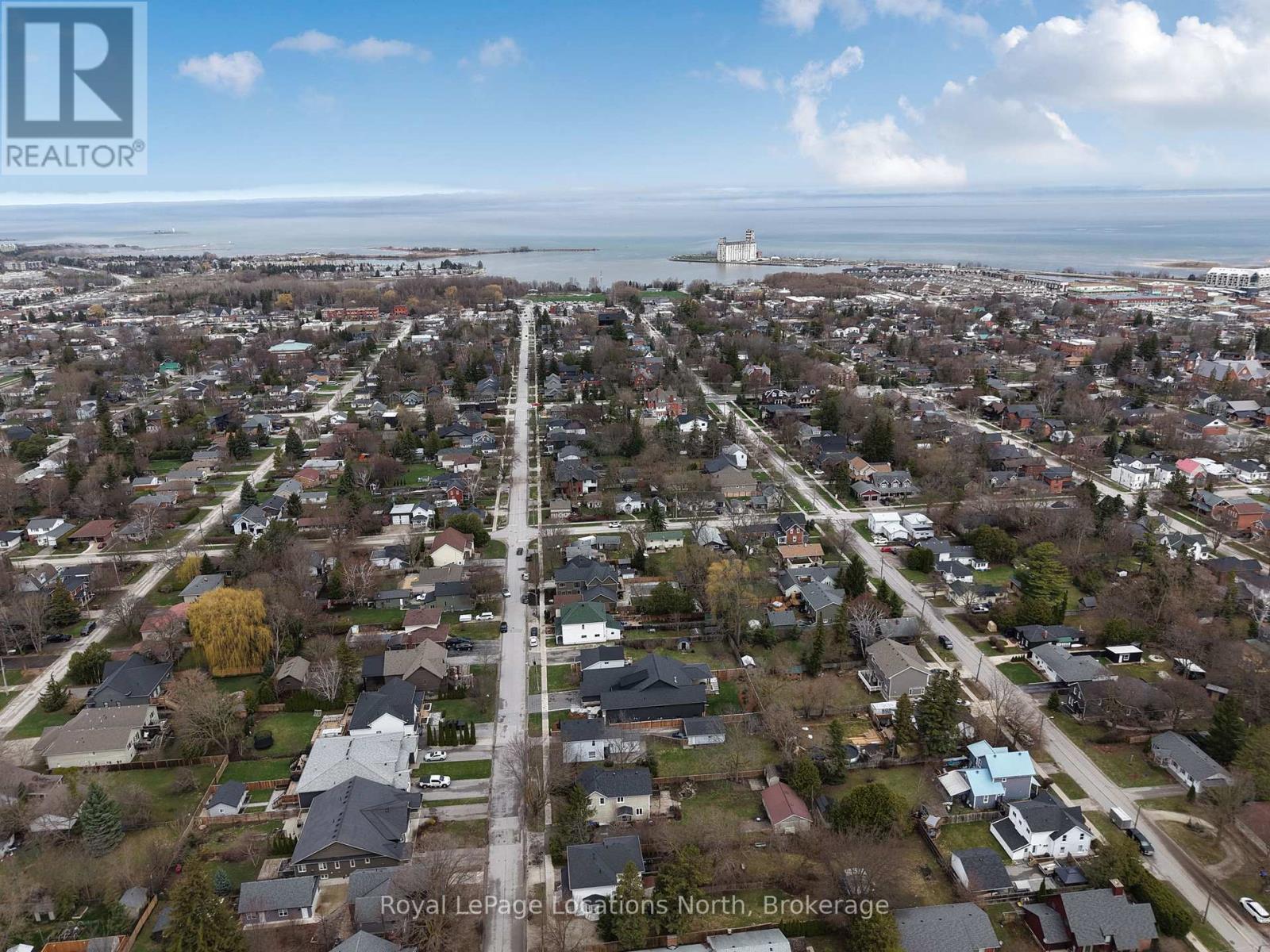 












363-361 CEDAR STREET

,
Collingwood,




Ontario
L9Y3B2

