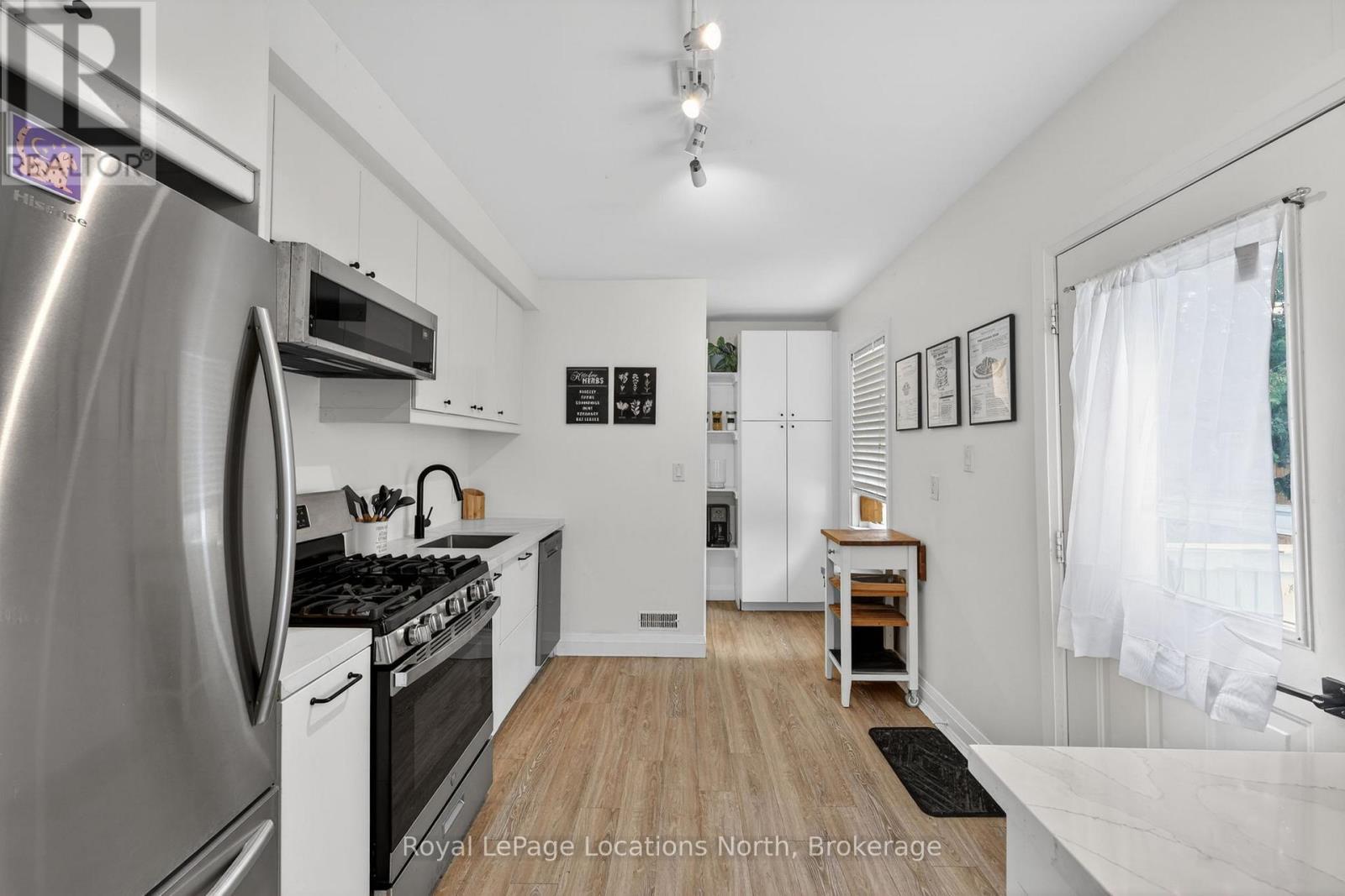 












363-361 CEDAR STREET

,
Collingwood,




Ontario
L9Y3B2


