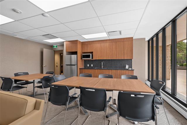 









323


Wellington

CR, 1701,
Winnipeg,




MB
R3M 0A4

