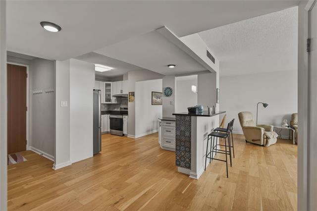 









323


Wellington

CR, 1701,
Winnipeg,




MB
R3M 0A4

