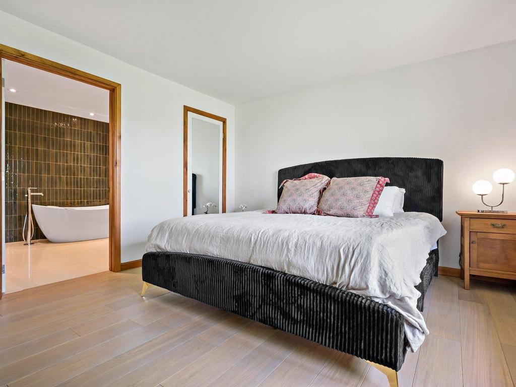 









165


Ch. de la Forêt

, 6,
Mont-Tremblant,




QC
J8E3K8

