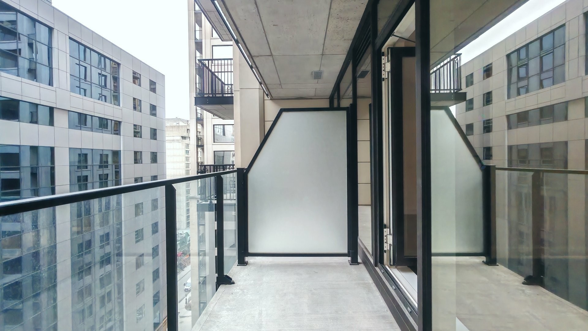 









1518


Rue Sherbrooke O.

, 1127,
Montréal (Ville-Marie),




QC
H3G1L5

