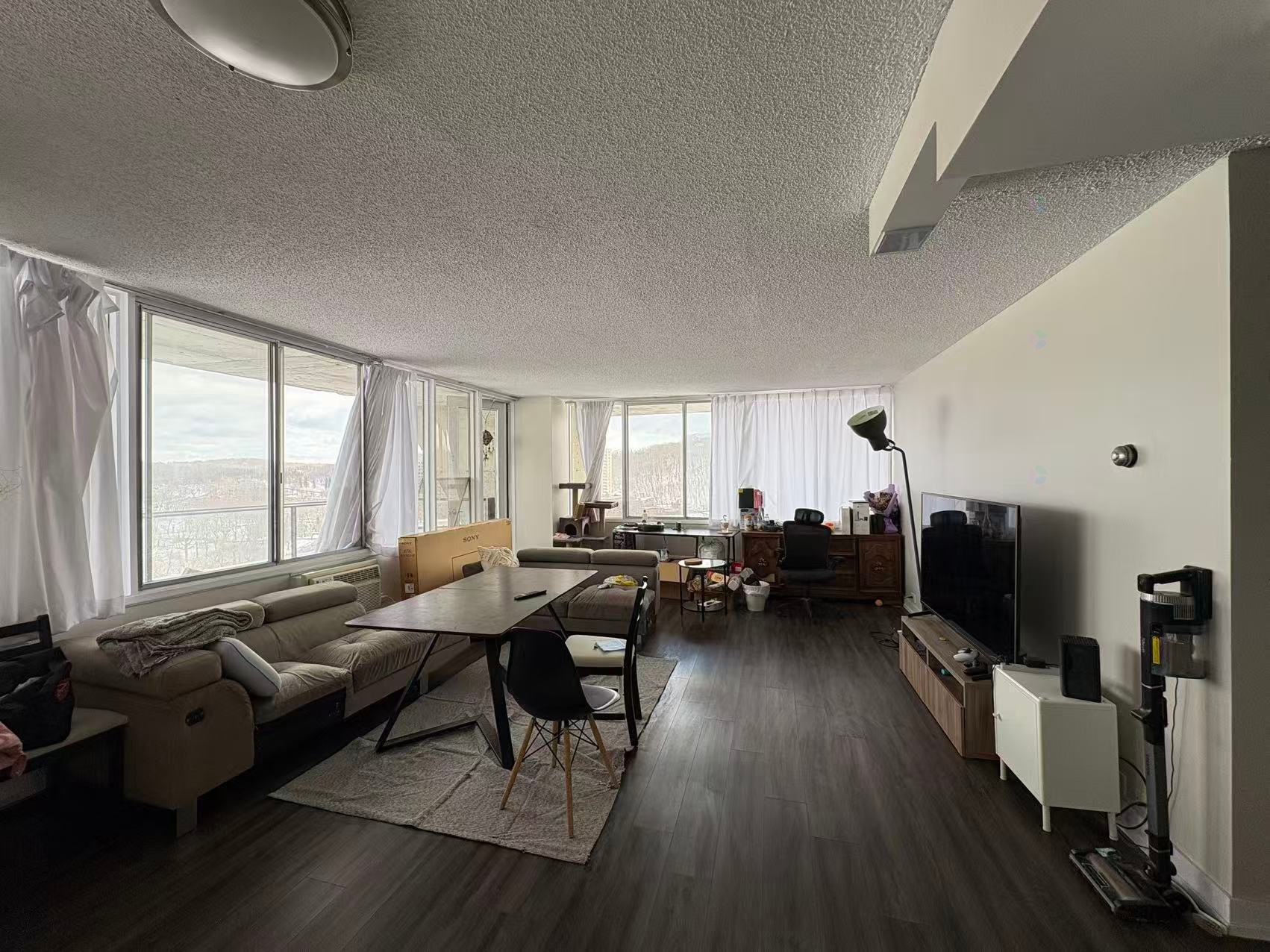 









4850


Ch. de la Côte-des-Neiges

, 1909,
Montréal (Côte-des-Neiges/Notre-Dame-de-Grâce),




QC
H3V1G4

