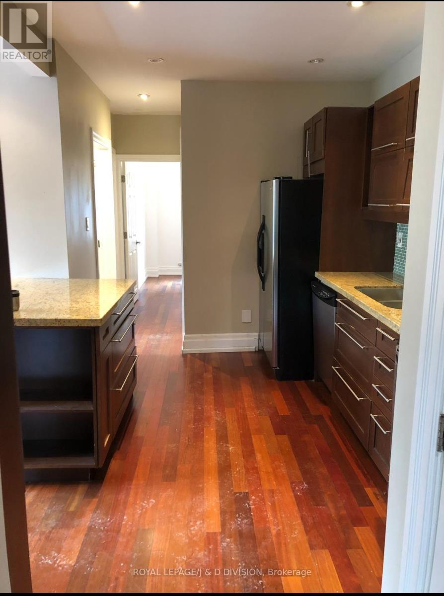 












MAIN - 31 RANLEIGH AVENUE

,
Toronto,




Ontario
M4N1X2

