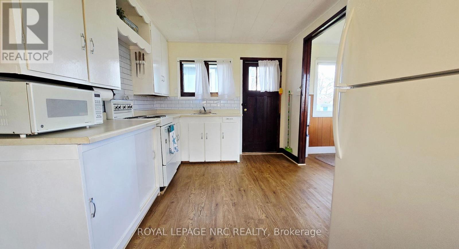 












11170 CHURCHILL AVENUE

,
Wainfleet (Lakeshore),




Ontario
L3K5V4

