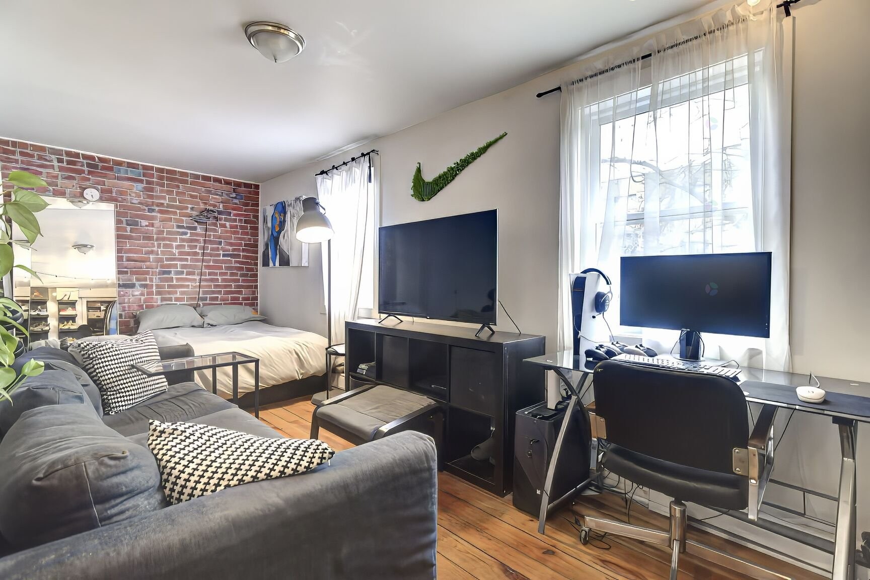 









1192

 - 1198


Rue Dalcourt

,
Montréal (Ville-Marie),




QC
H2L2W6

