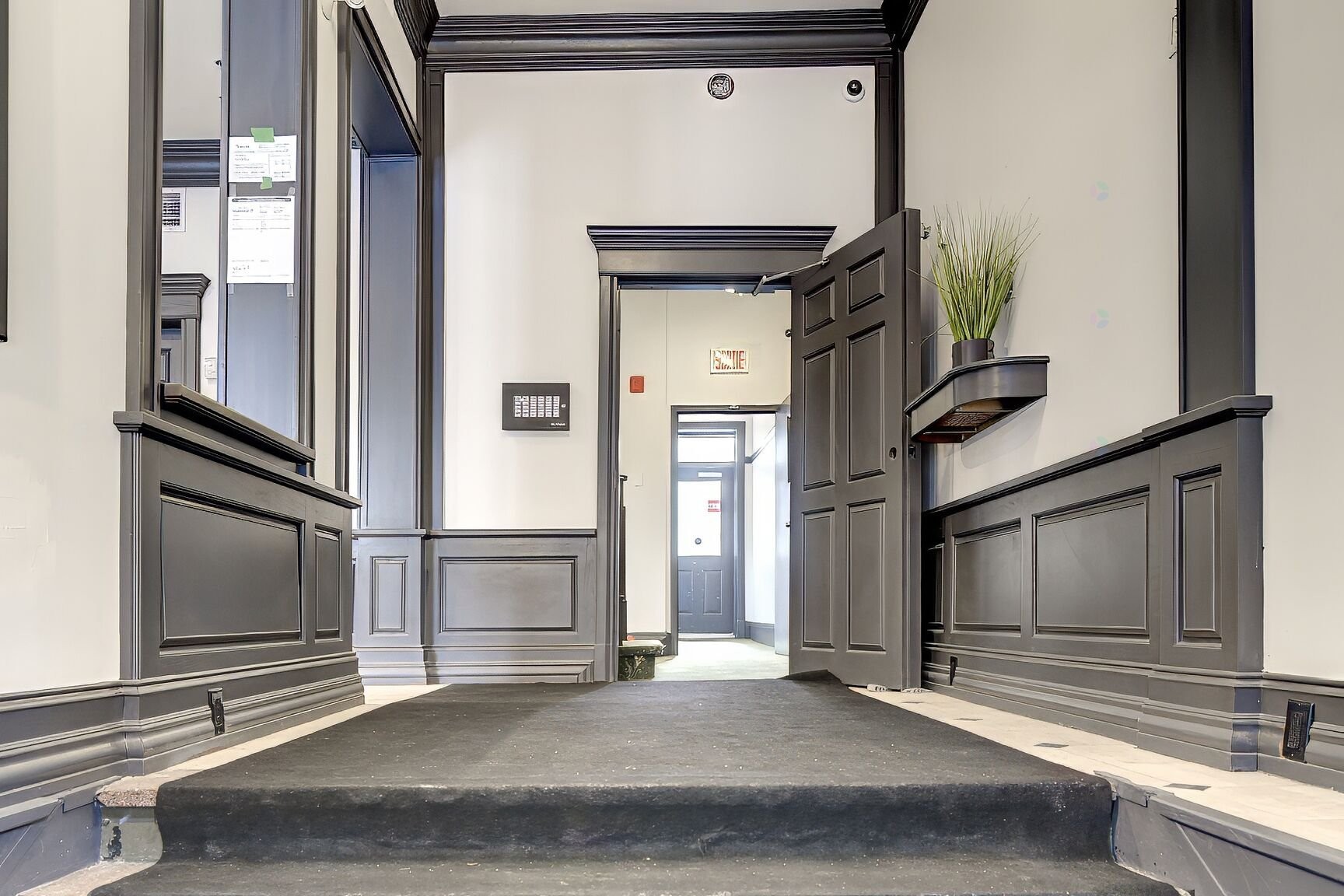 









2024


Rue St-Denis

,
Montréal (Ville-Marie),




QC
H2X3K8

