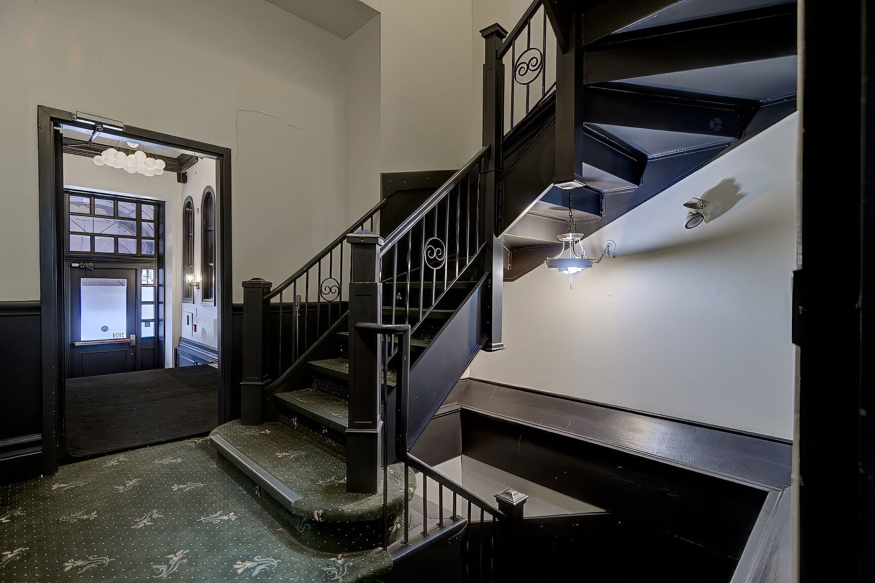 









2024


Rue St-Denis

,
Montréal (Ville-Marie),




QC
H2X3K8

