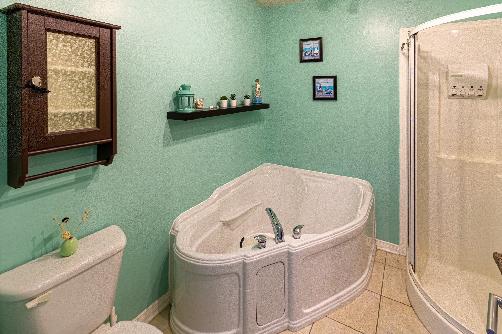 









7475


Rue Lautrec

, 4,
Brossard,




QC
J4Y3H7

