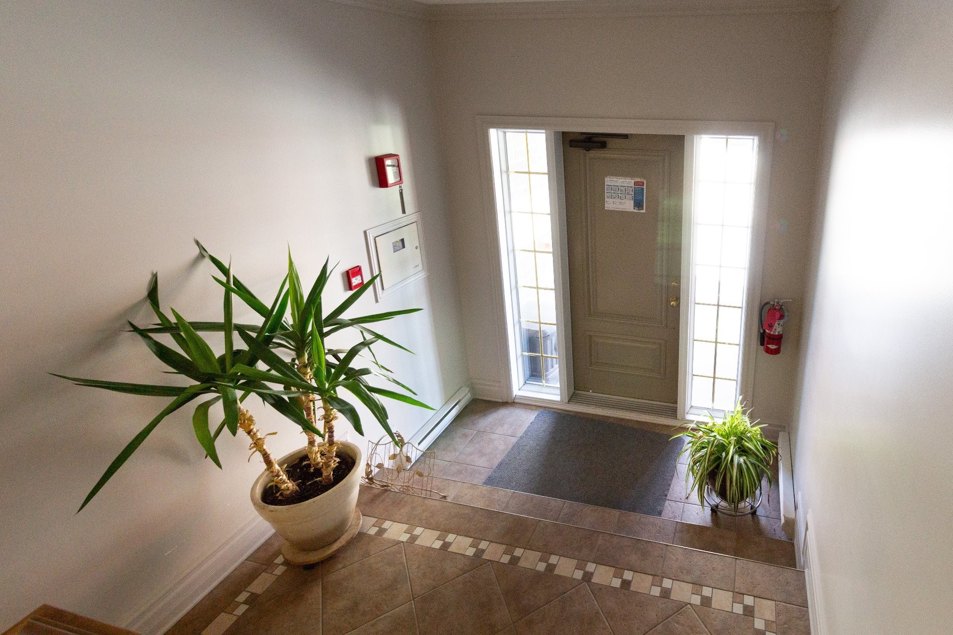 









7475


Rue Lautrec

, 4,
Brossard,




QC
J4Y3H7

