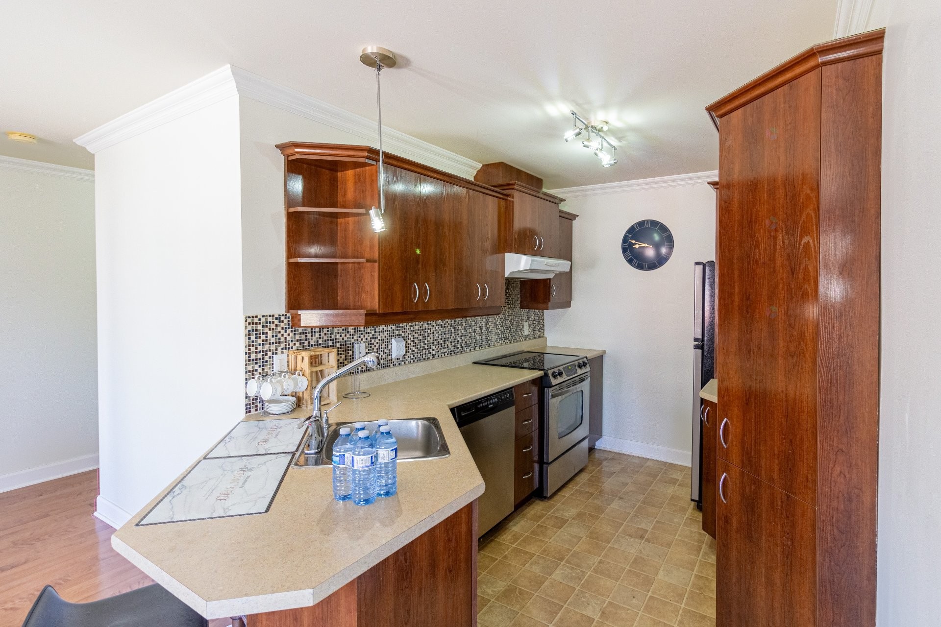 









7475


Rue Lautrec

, 4,
Brossard,




QC
J4Y3H7

