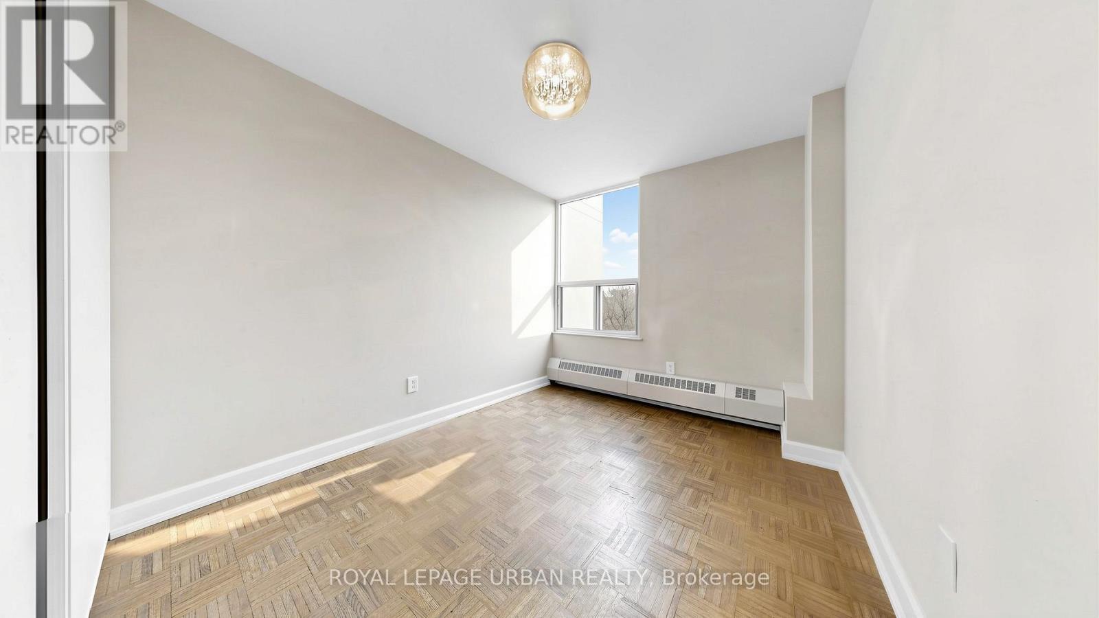 












602 - 60 PAVANE LINKWAY

,
Toronto,




Ontario
M3C1A1

