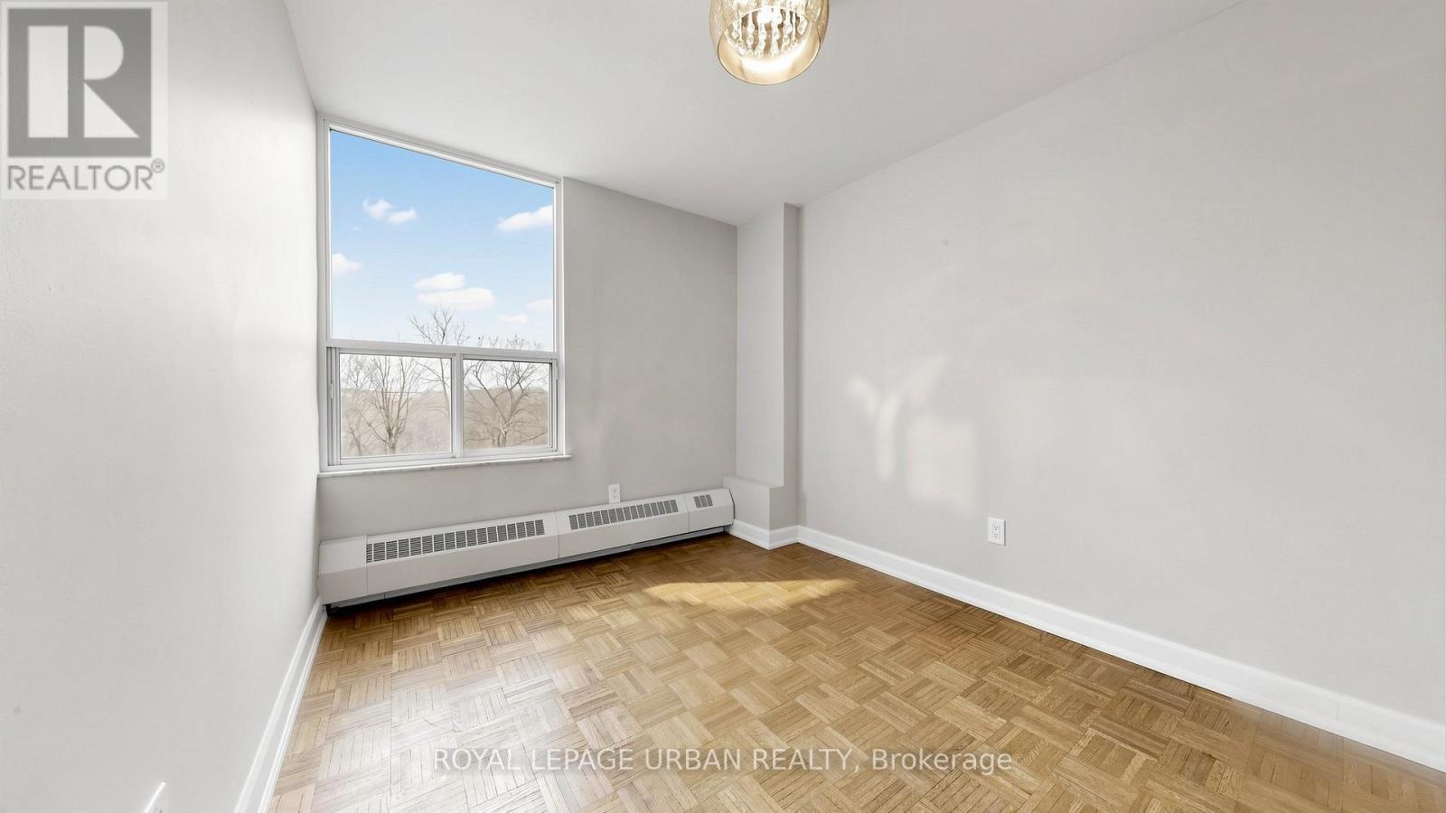 












602 - 60 PAVANE LINKWAY

,
Toronto,




Ontario
M3C1A1

