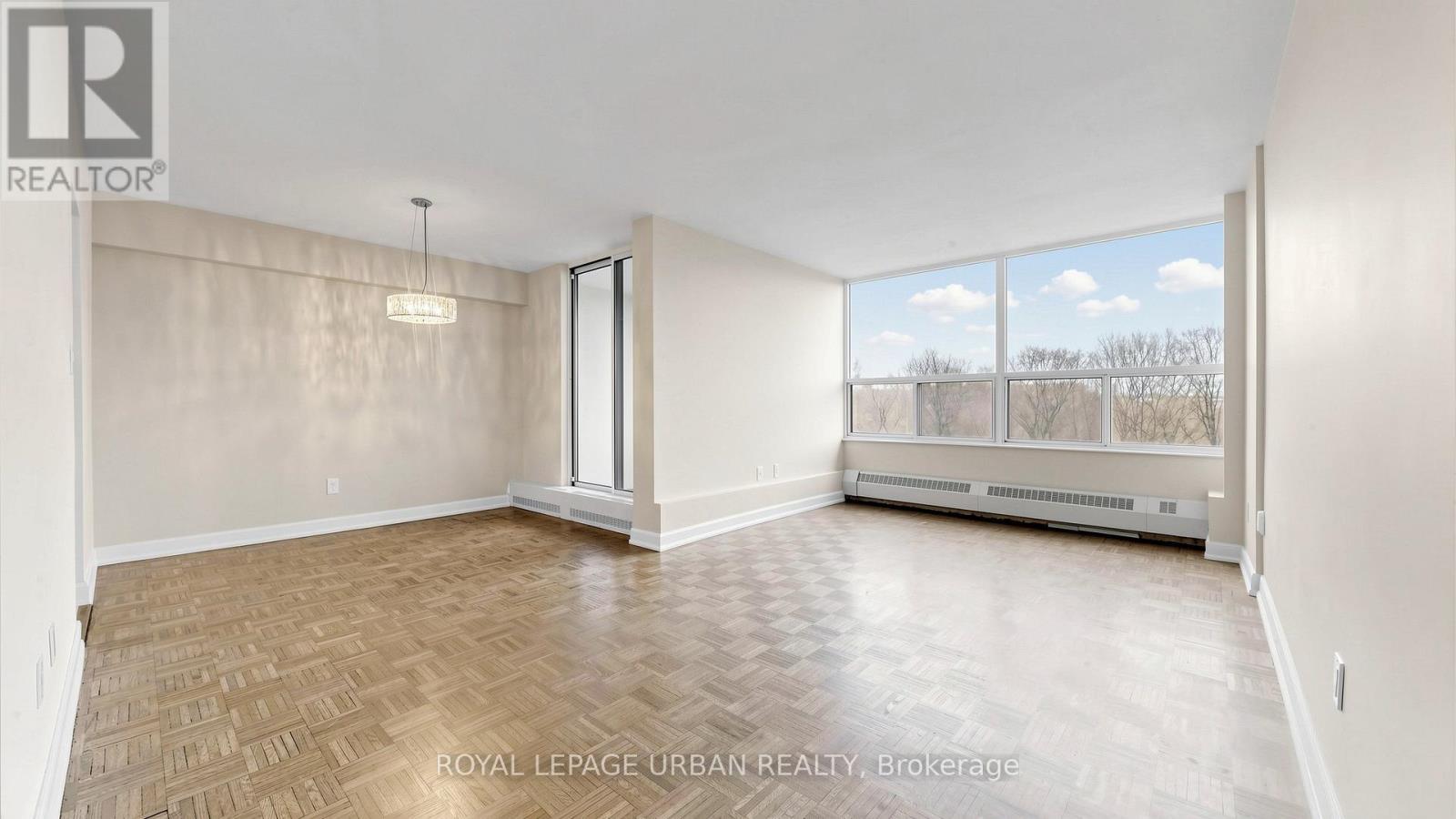 












602 - 60 PAVANE LINKWAY

,
Toronto,




Ontario
M3C1A1

