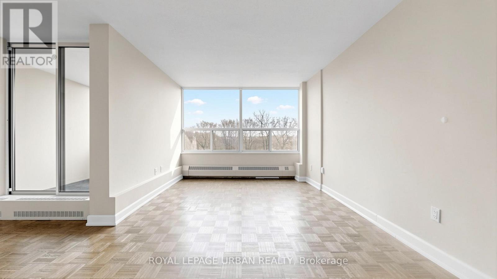 












602 - 60 PAVANE LINKWAY

,
Toronto,




Ontario
M3C1A1


