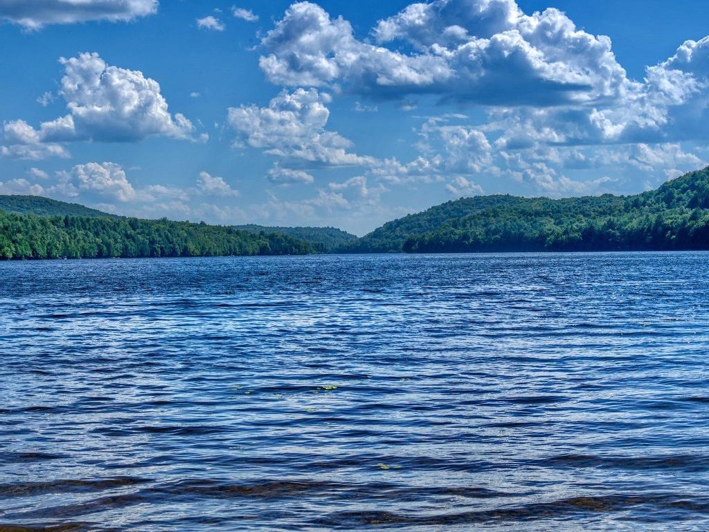 












Ch. du Lac-de-la-Carpe

,
Lac-des-Plages,







QC
J0T1K0

